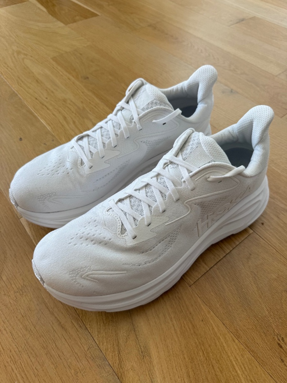 Hoka Clifton 10 Men's Size 13 Wide (2E) All White